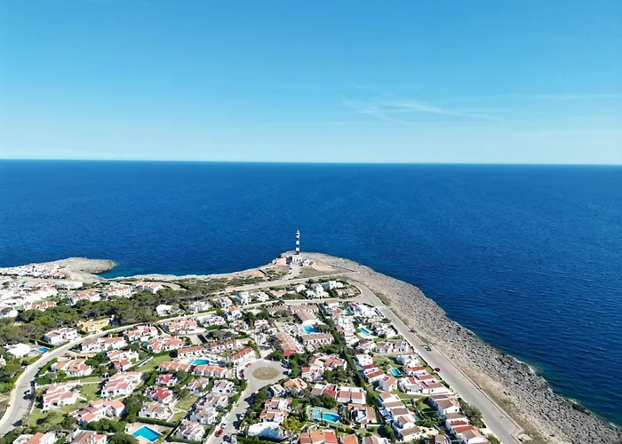 Menorcan Villa, Seaviews, Private Pool & Lush Yard