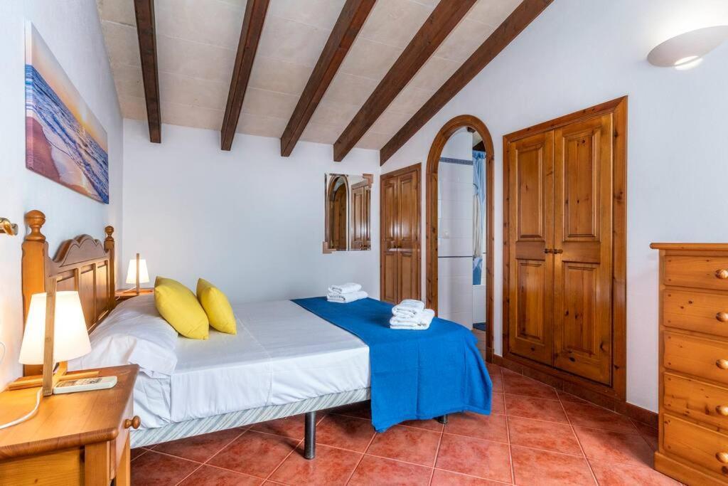 Menorcan Villa, Seaviews, Private Pool & Lush Yard Vil·la *