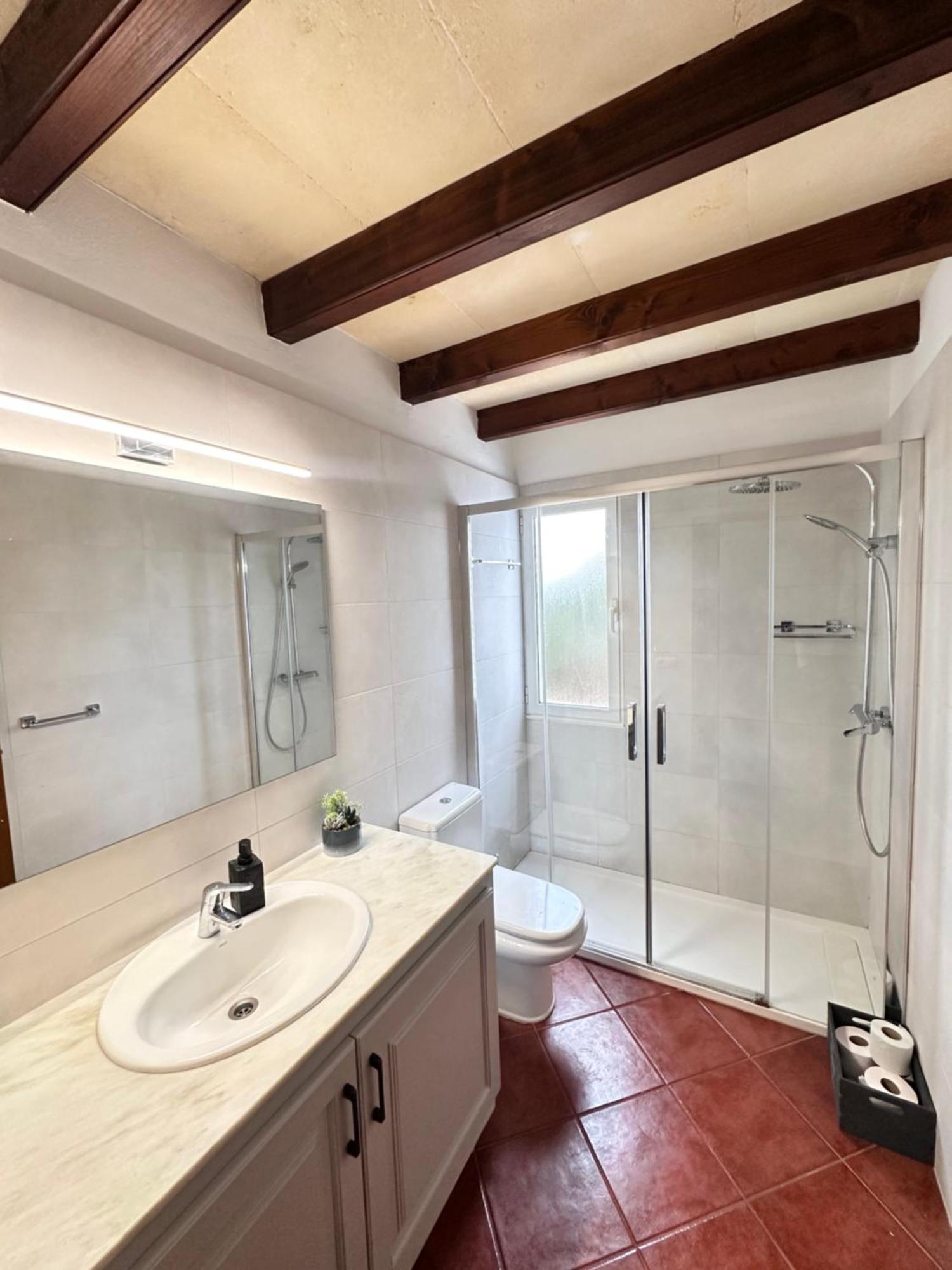Villa Menorcan Villa, Seaviews, Private Pool & Lush Yard Cala 'n Bosch